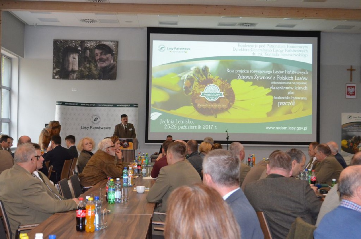 Konferencja zgromadziła pasjonatów pszczelarstwa i bartnictwa, a także osoby zaangażowane w realizację projektu